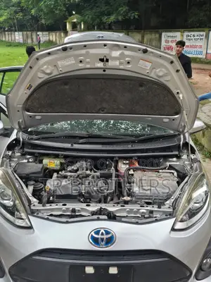 Toyota Aqua 2018 Silver