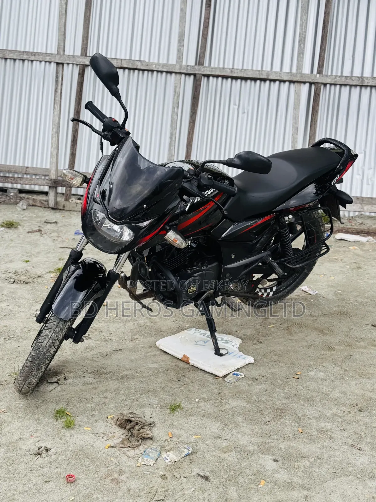 নতুন বাজাজ পালসার ১৫০ ২০১৯ কালো