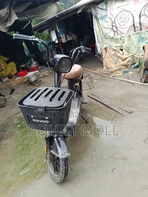 রেভ্যু এ০৪ ২০২৫ ব্ল্যাক