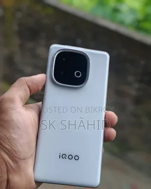 iQOO 256 GB White