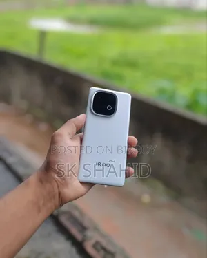 iQOO 256 GB White