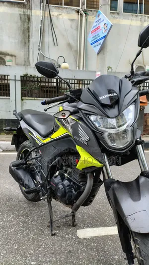 Honda Hornet 2020