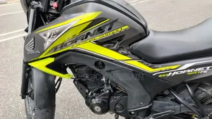 Honda Hornet 2020