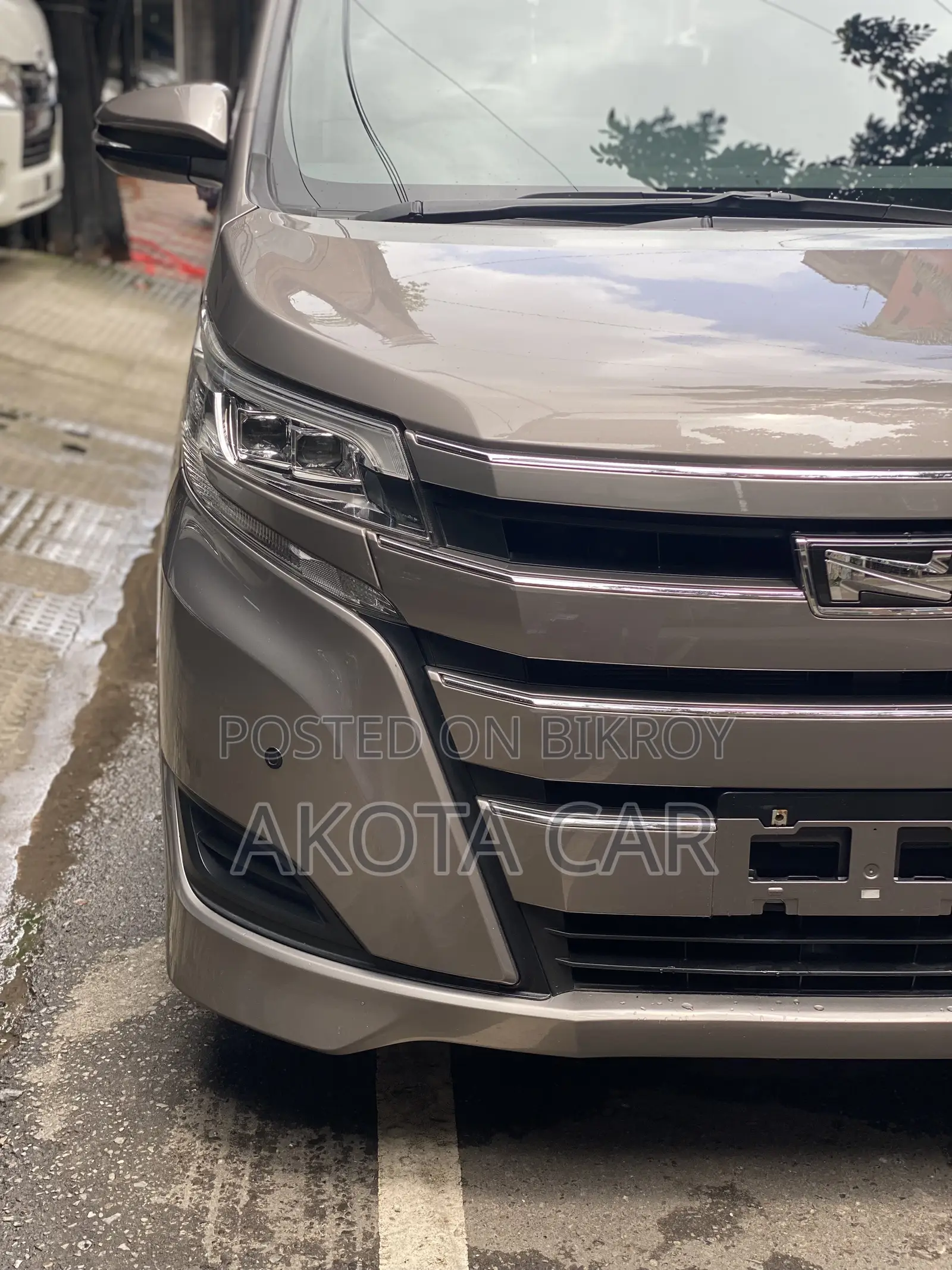 Toyota Noah 2.0 All Wheel Drive (8 Seater) 2021 Brown