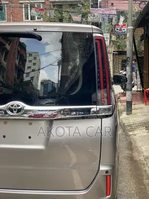 Toyota Noah 2.0 All Wheel Drive (8 Seater) 2021 Brown