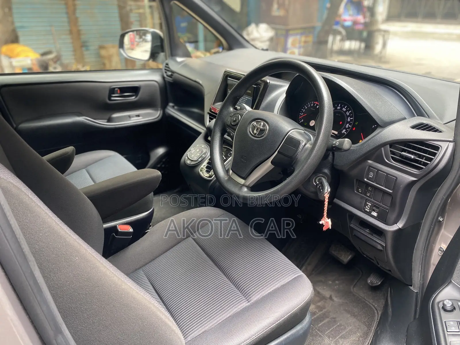 Toyota Noah 2.0 All Wheel Drive (8 Seater) 2021 Brown
