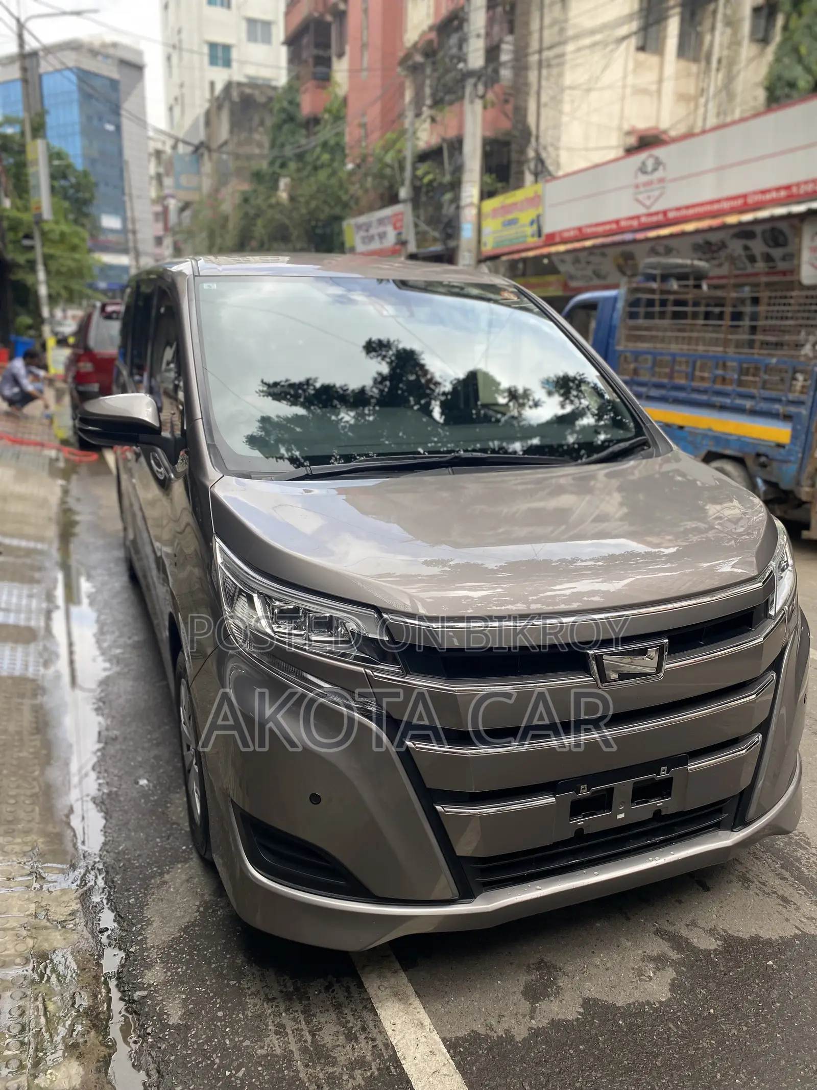 Toyota Noah 2.0 All Wheel Drive (8 Seater) 2021 Brown