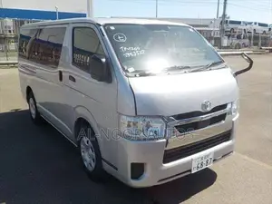 Toyota HiAce 2022 Silver