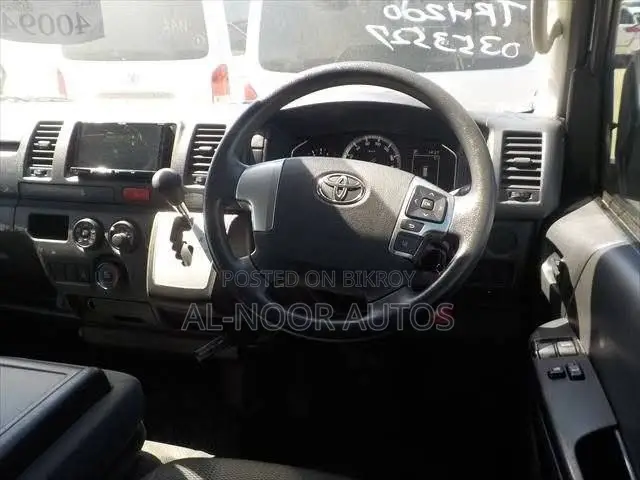 Toyota HiAce 2022 Silver