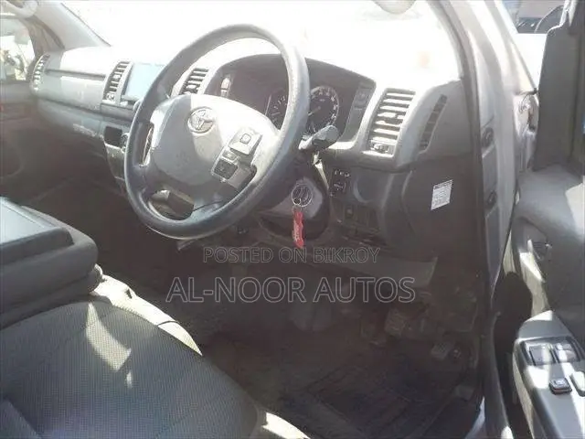 Toyota HiAce 2022 Silver
