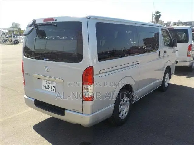Toyota HiAce 2022 Silver