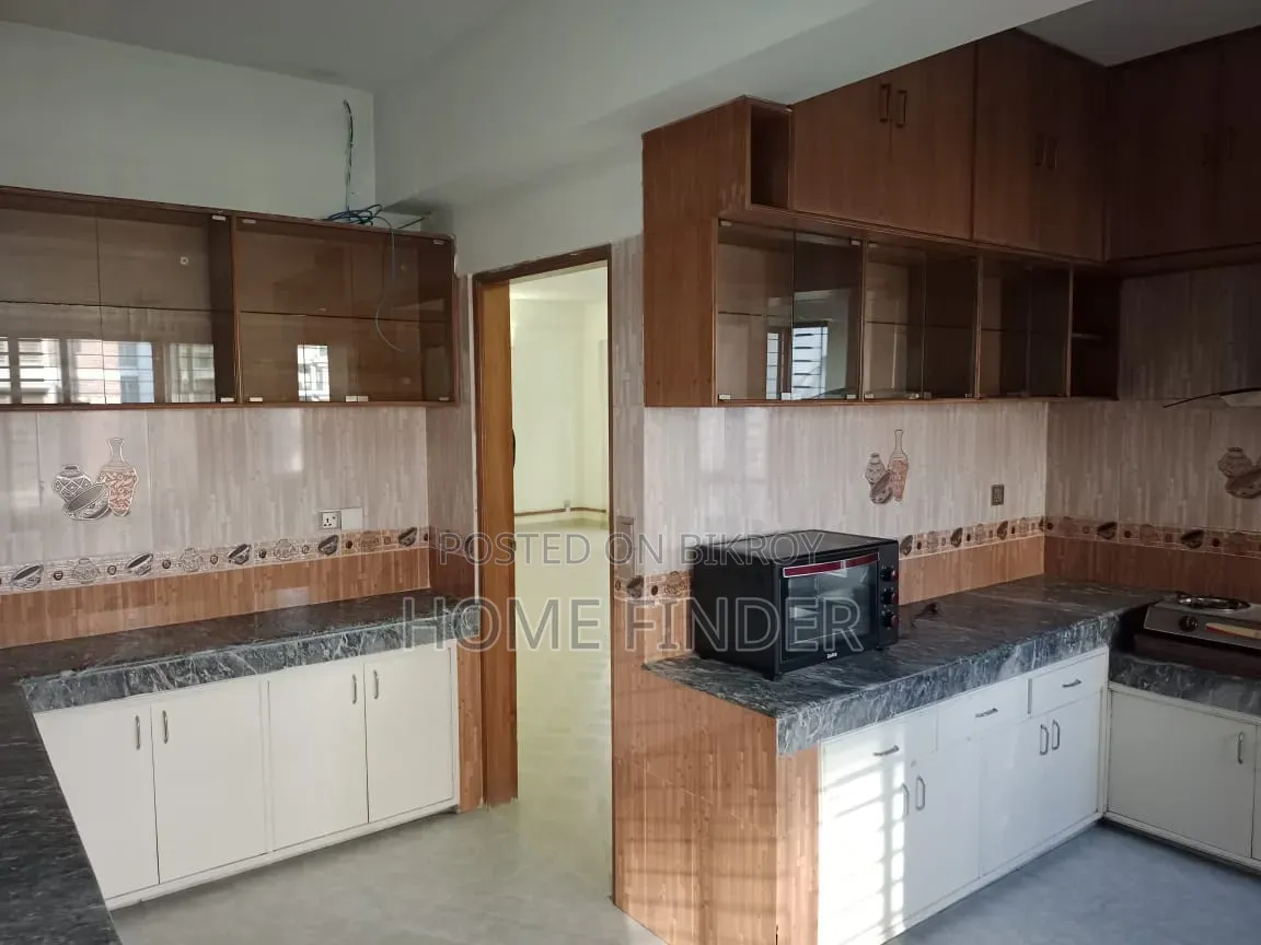 4 Bedroom Apartment in Gulshan for rent