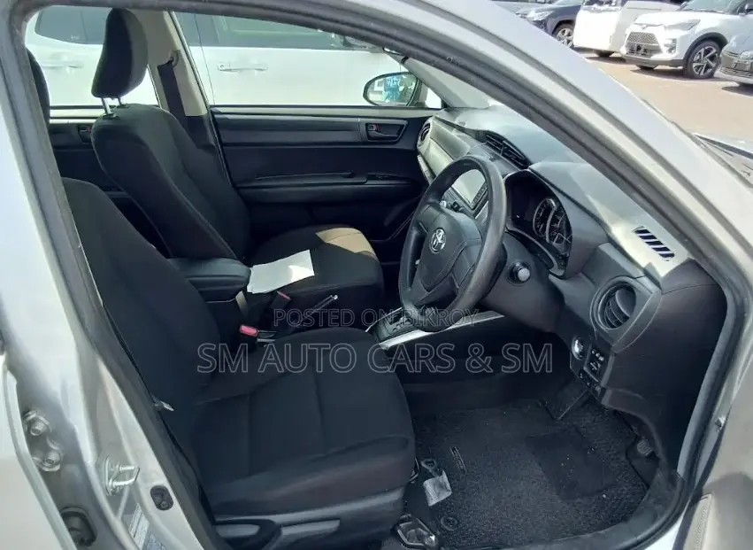 Toyota Corolla Fielder 1.5 Petrol FWD 2021 Silver