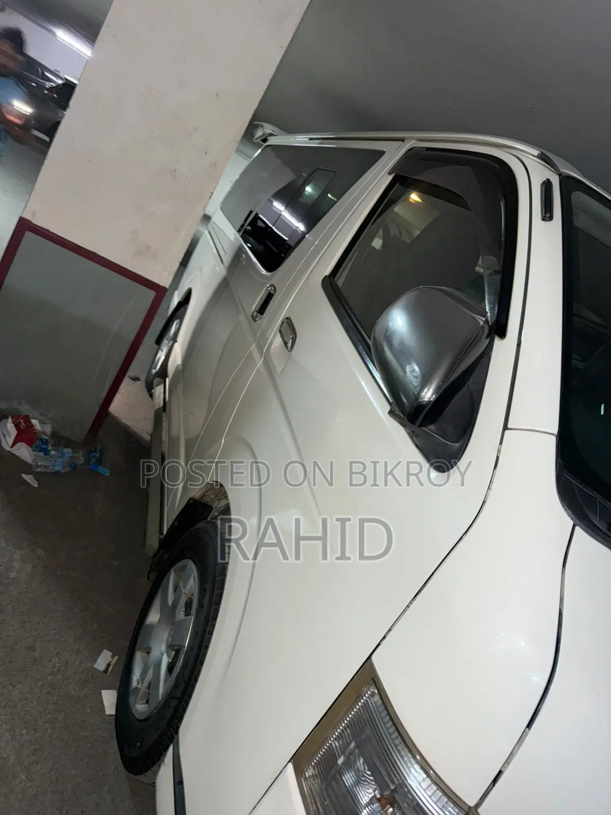 Toyota HiAce 2017 White