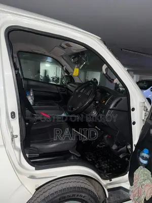 Toyota HiAce 2017 White