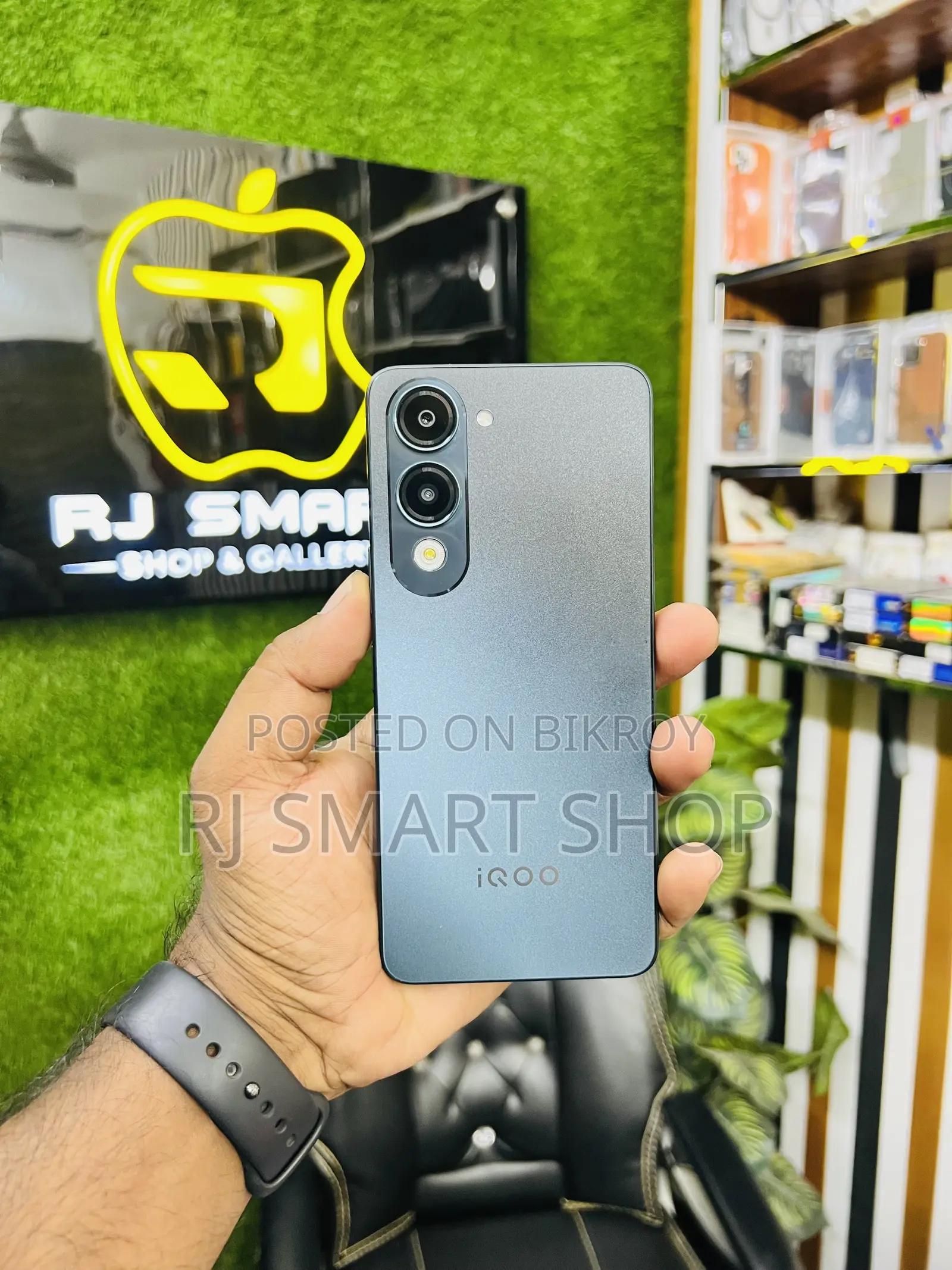 iQOO 128 GB Black