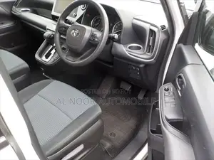 Toyota Noah 2022 Pearl