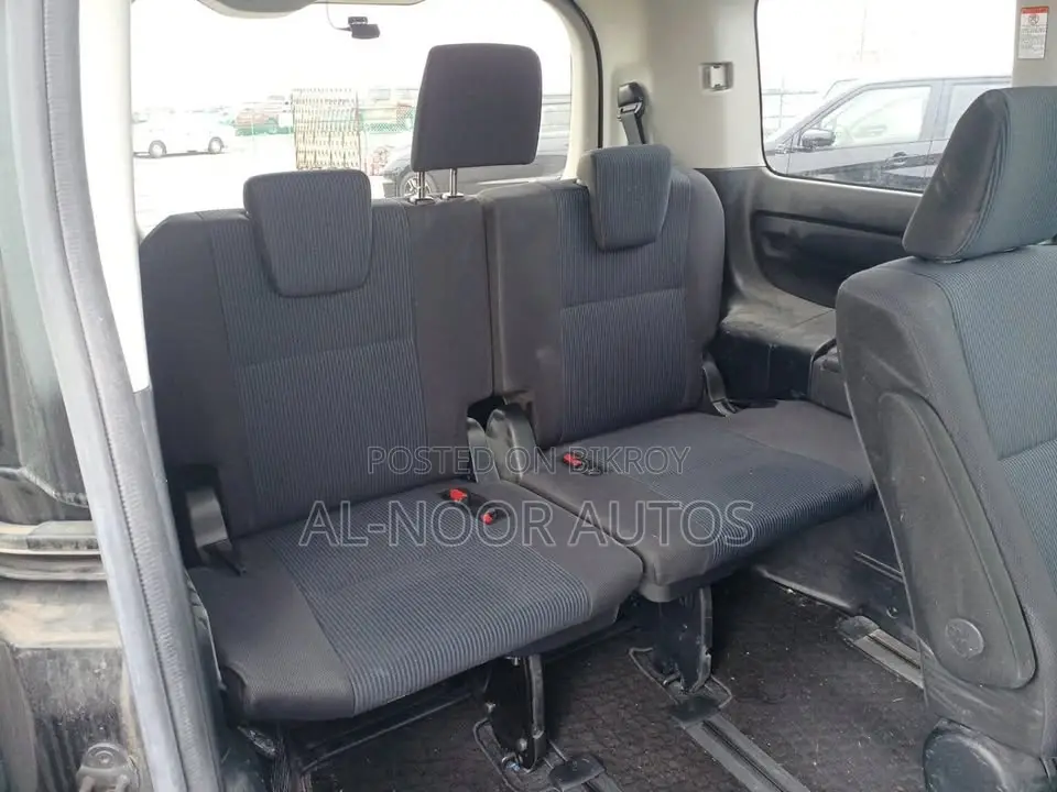 Toyota Noah 1.8 Front Wheel Drive Hybrid (7 Seater) 2021 Black