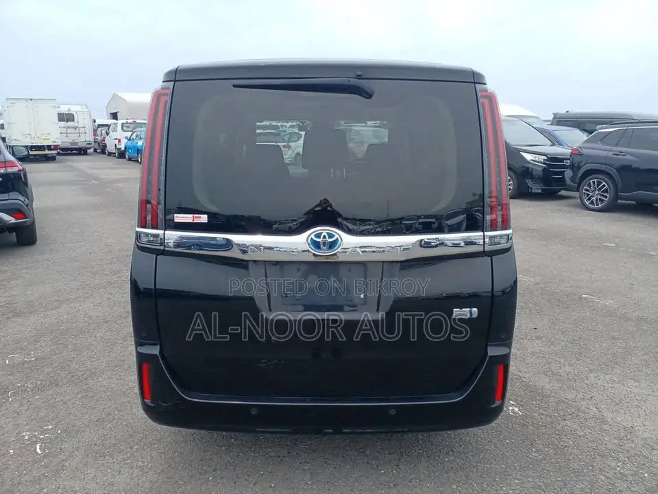 Toyota Noah 1.8 Front Wheel Drive Hybrid (7 Seater) 2021 Black