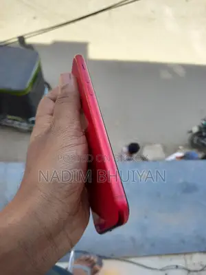 অ্যাপল আইফোন ১১ ৬৪ জিবি রেড