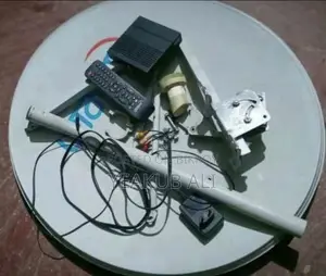 আকাশ টিভি বক্স এবং অ্যান্টেনা