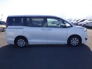 Toyota Noah 2021 Pearl