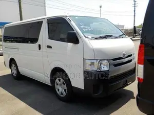 Toyota HiAce 2021 White