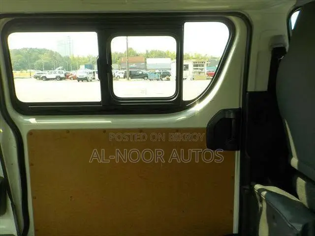 Toyota HiAce 2021 White