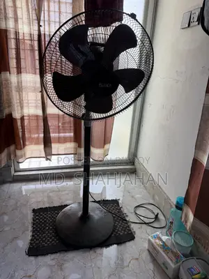 ক্লিক স্ট্যান্ড ফ্যান