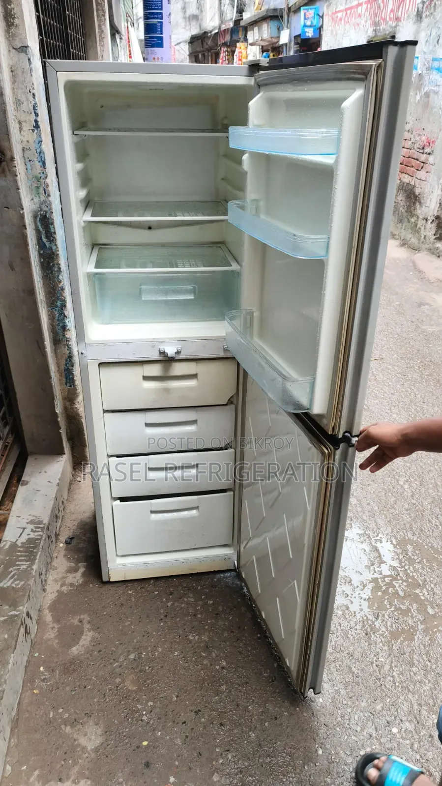 300 Litre Running Kelvinator Fridge for Sale.