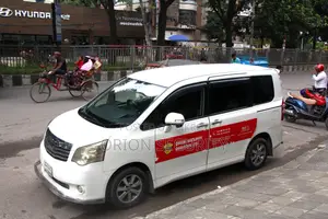 Toyota Noah 2.0 143hp FWD (8 Seater) 2012 White