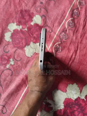 রিয়েলমি ১০ ৬৪ জিবি হোয়াইট