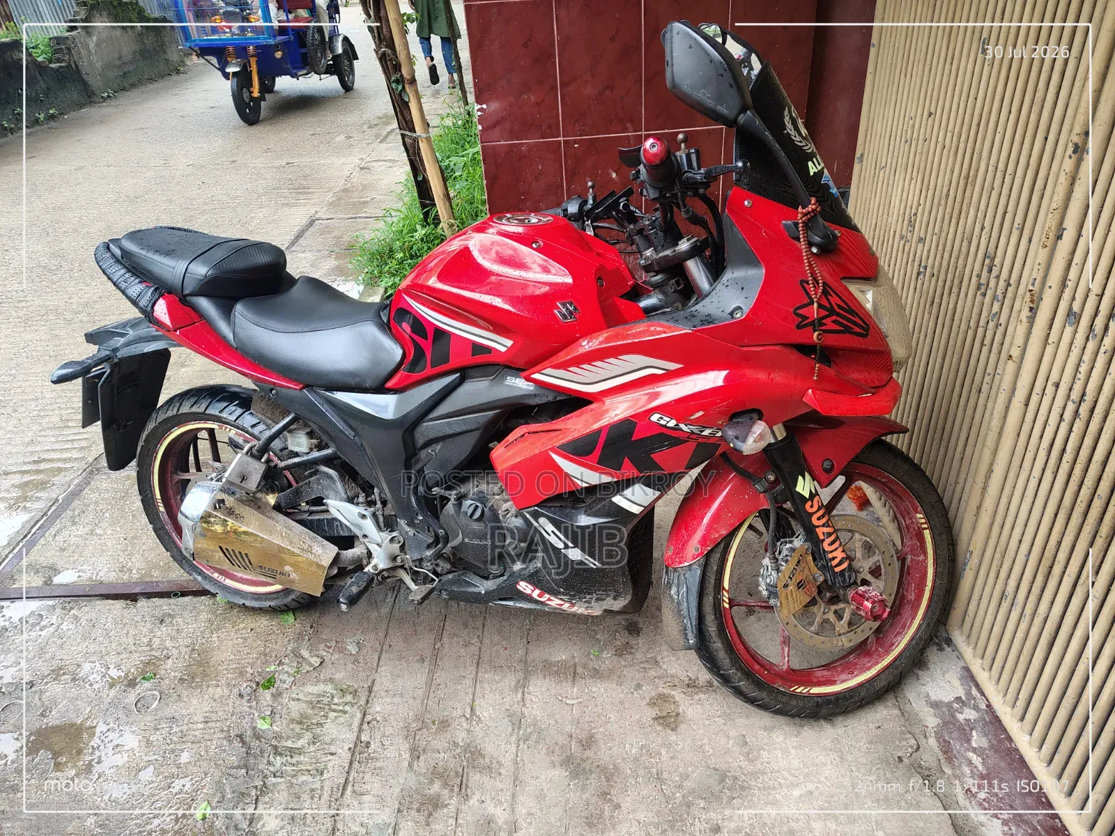 সুজুকি জিক্সার এসএফ ২০১৮ লাল