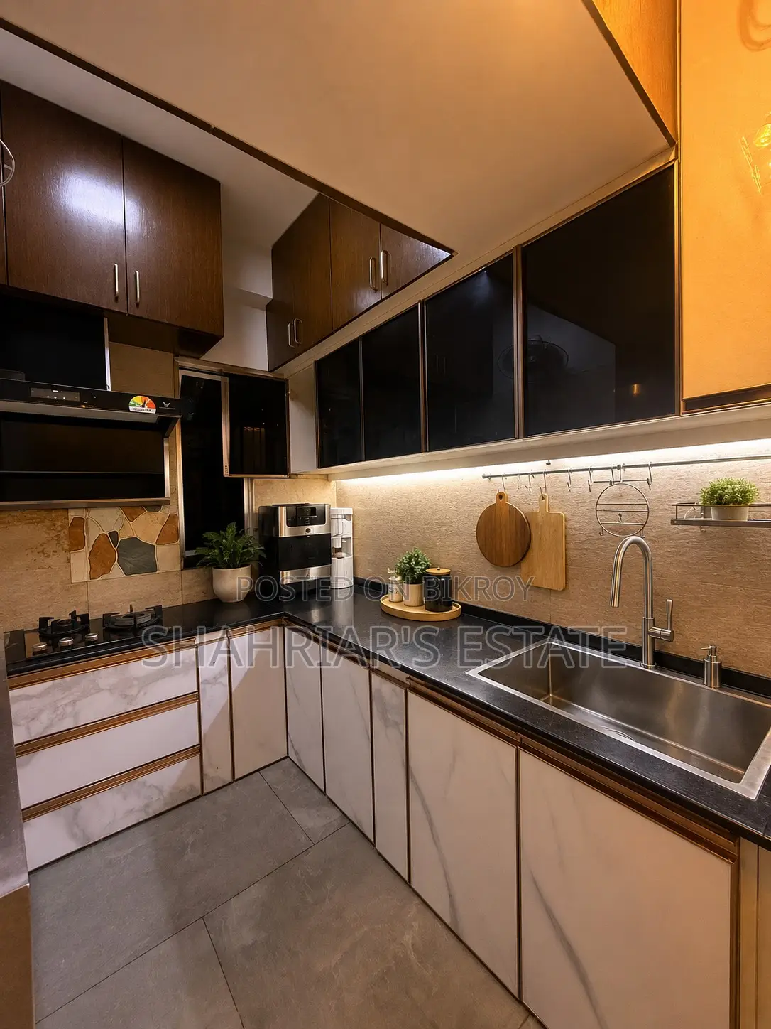 Furnished 3 Bedroom Apartment in Shahjadpur for Sale