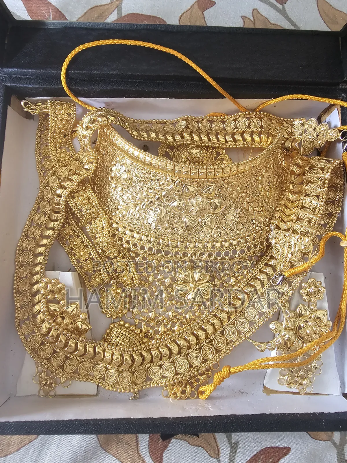গোল্ড প্লেট এর