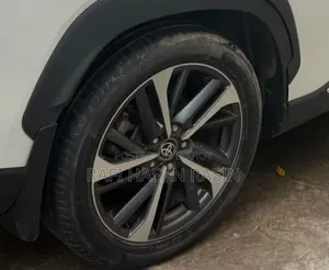 Toyota Corolla Cross 2021 Pearl