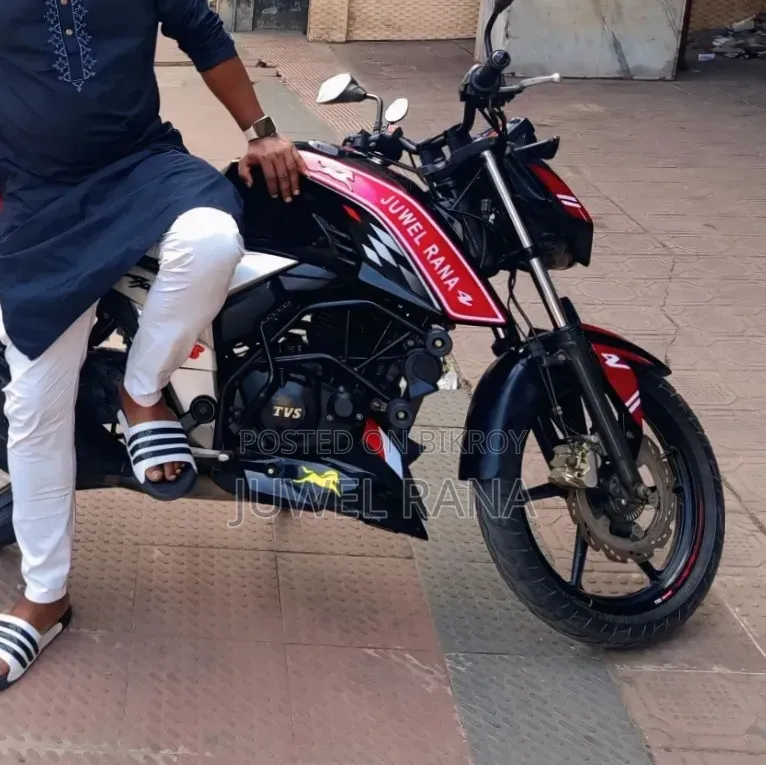 TVS Apache RTR 160 4V 2022 Black