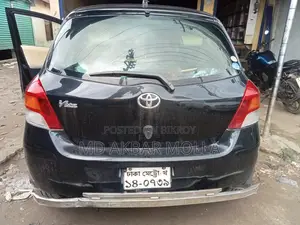 Toyota Vitz 2010 Black