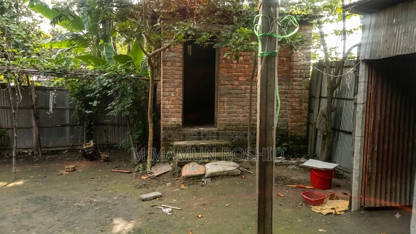 সাতমাথা চত্বরে ৩ বেডরুমের বাড়ি বিক্রয়ের জন্য
