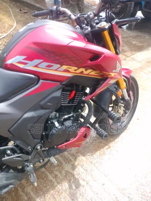 Honda Hornet 2.0 2026 Red