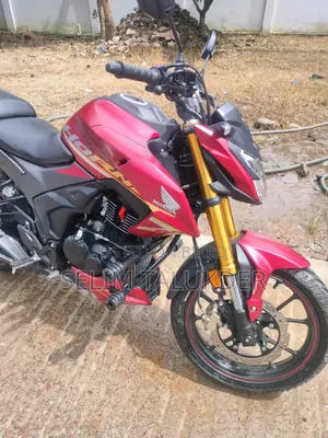 Honda Hornet 2.0 2026 Red