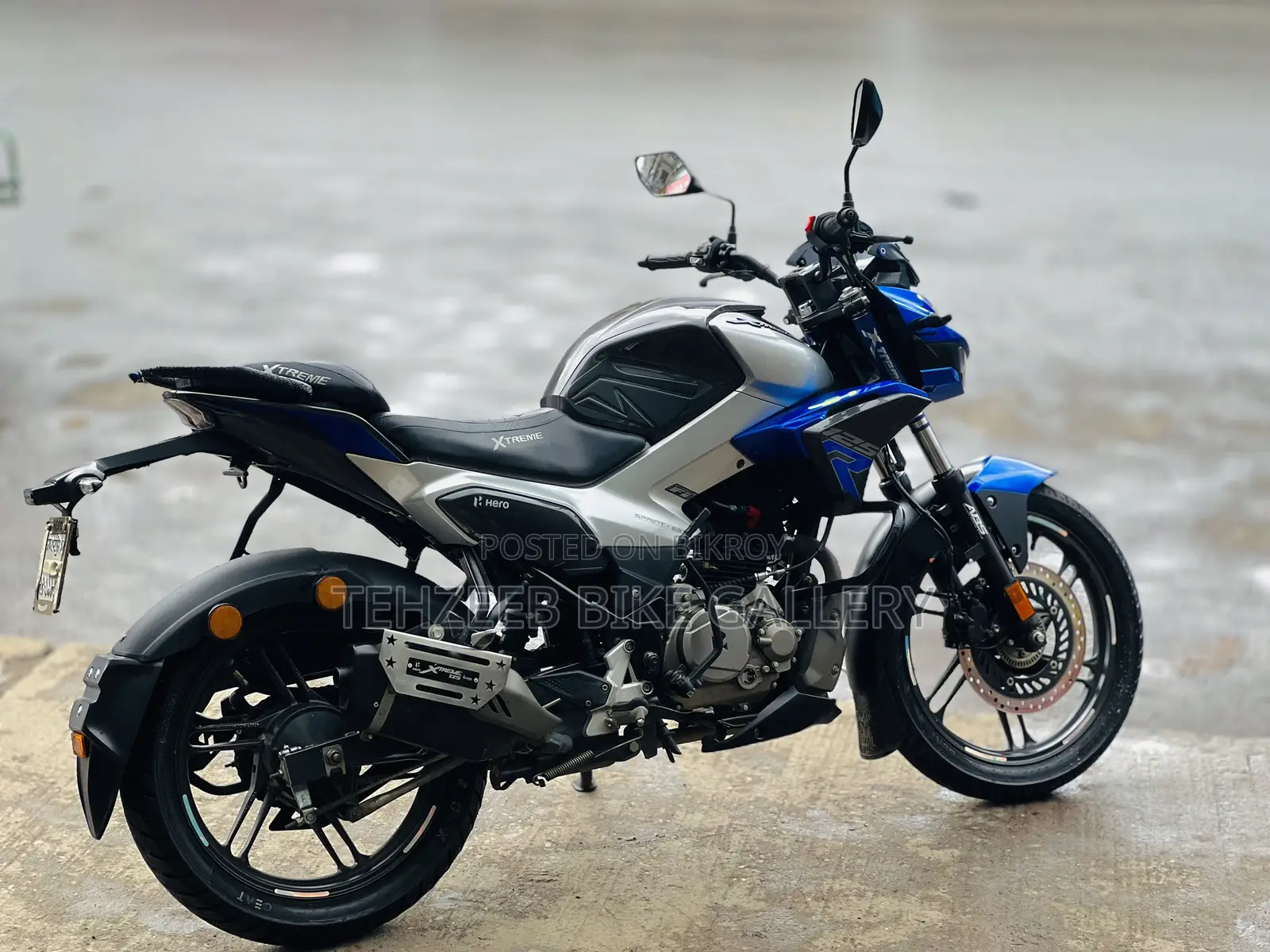 হিরো এক্সট্রিম ১২৫আর ২০২৫ নীল