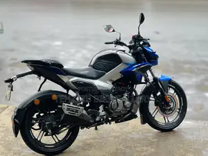 হিরো এক্সট্রিম ১২৫আর ২০২৫ নীল