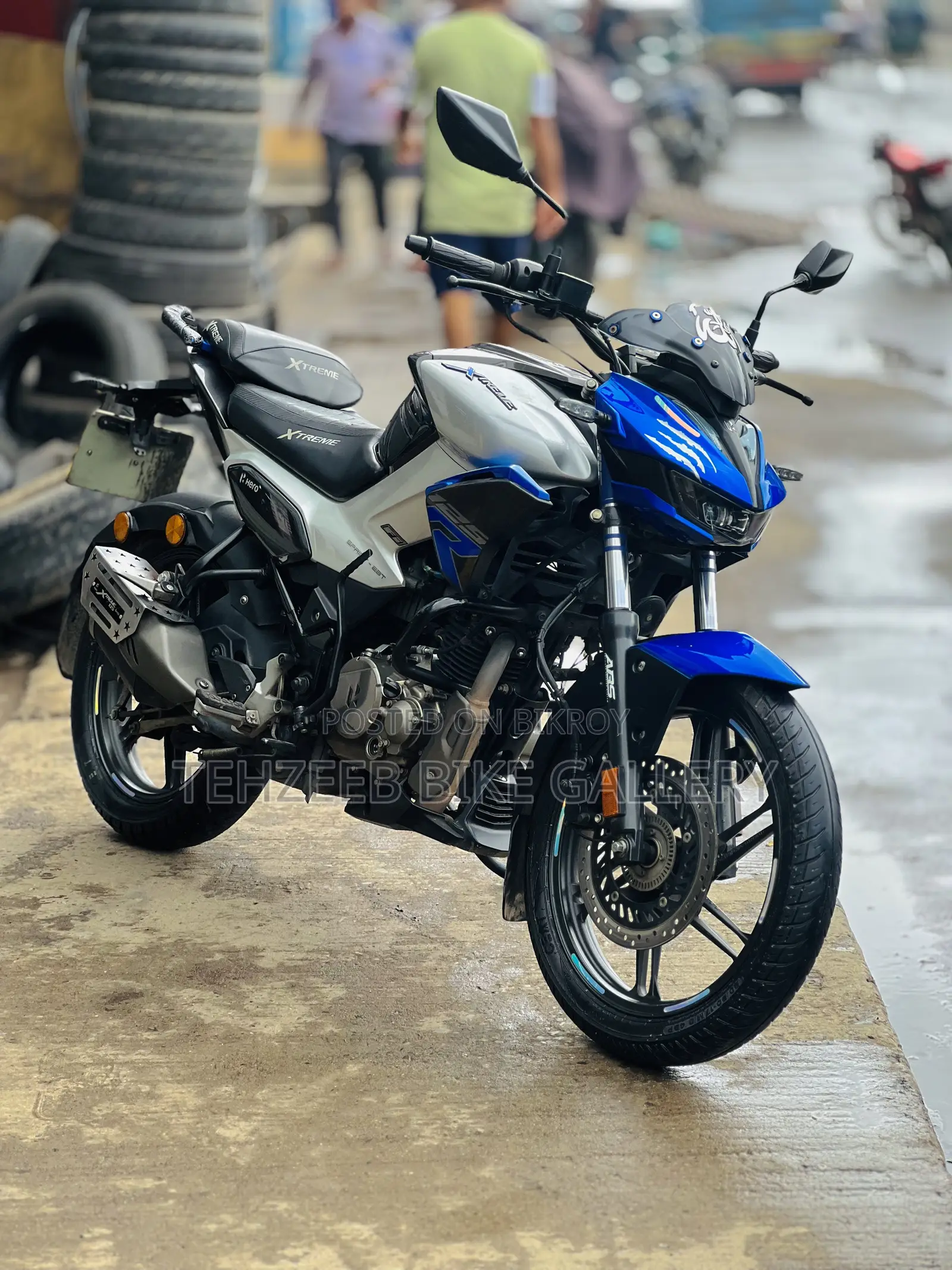 হিরো এক্সট্রিম ১২৫আর ২০২৫ নীল