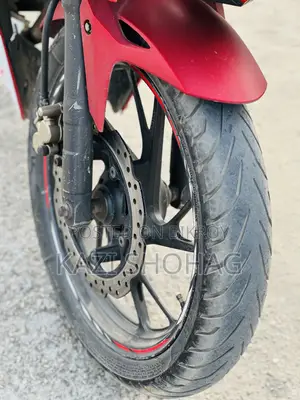 হোন্ডা সিবিআর ২০১৭ লাল