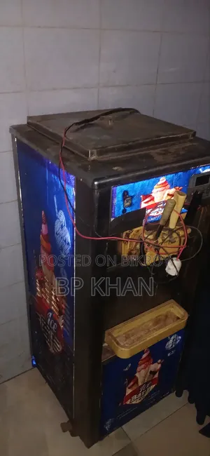 সফটি আইসক্রিমের মেশিন