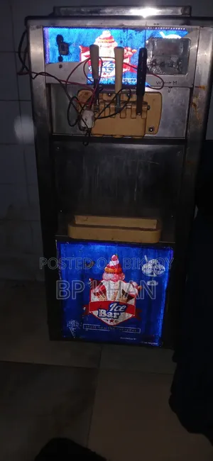 সফটি আইসক্রিমের মেশিন