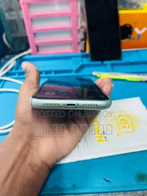 Apple iPhone 11 64 GB Gray