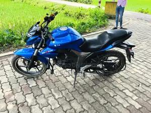 সুজুকি জিক্সার ২০২০ নীল