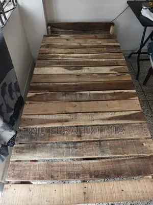 Single Bed (2 Pis Available)